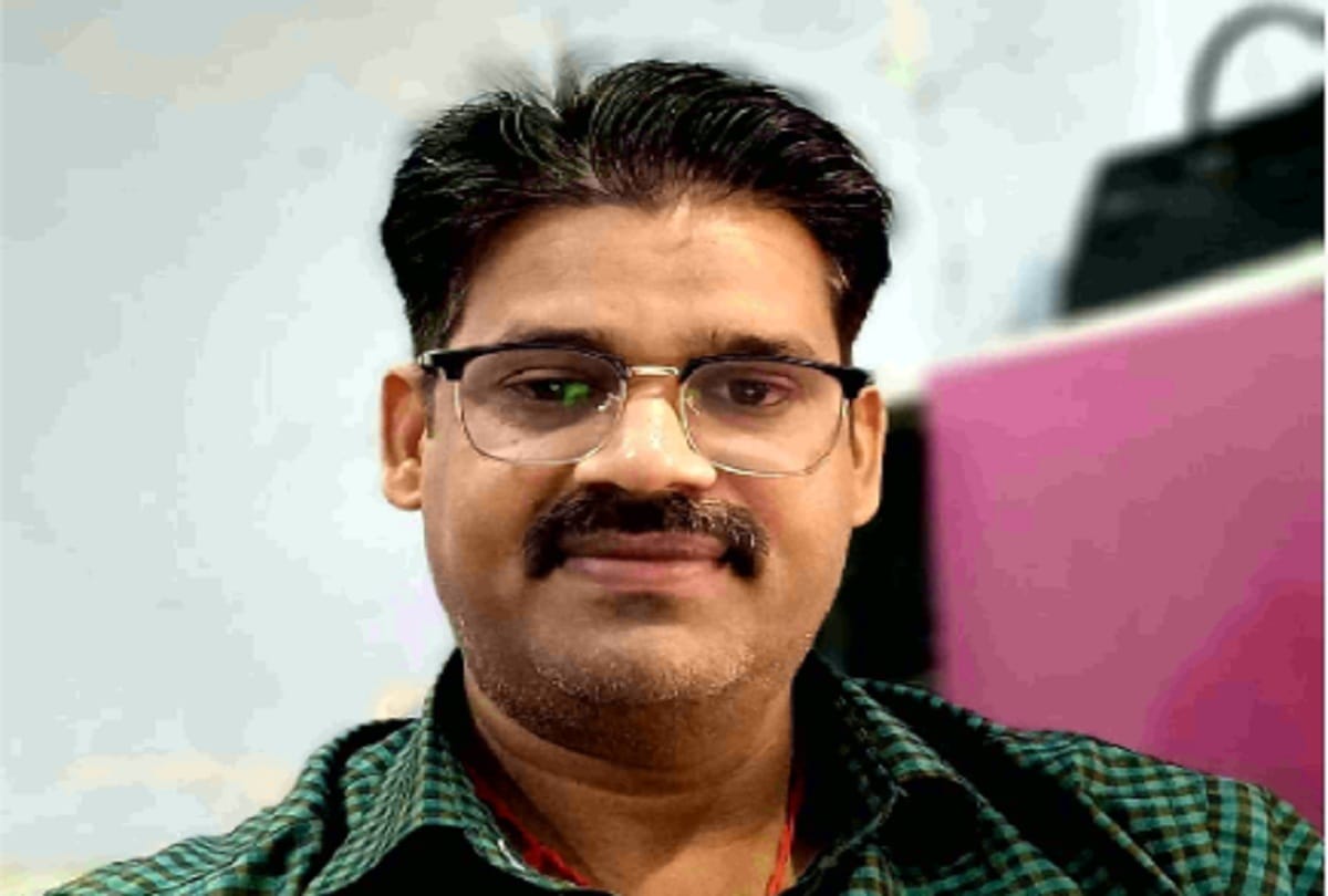 Devendra made the house corona control room in jhansi