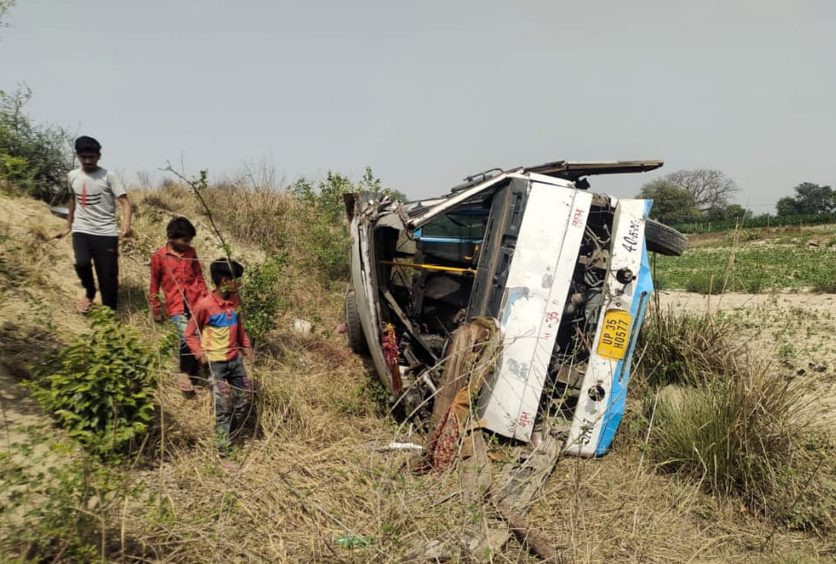 Big road accident in hardoi up, three people died
