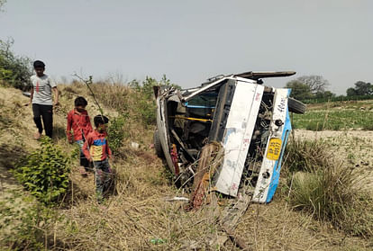 Big road accident in hardoi up, three people died
