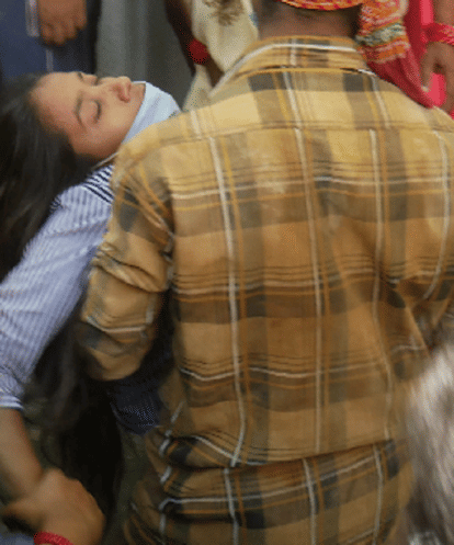 Five members of the same family died due to roof collapse, if debris was removed quickly, it could have survived in mirzapur