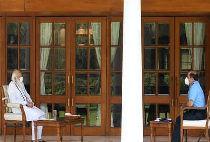 पीएम से मिले वायुसेना प्रमुख भदौरिया