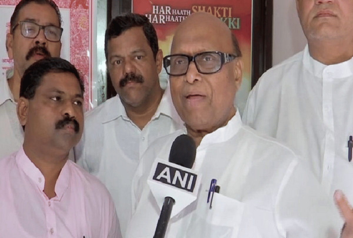 Coronavirus: Former Congress MP Eknath Gaikwad passes away in Mumbai,  state minister Varsha Gaikwad