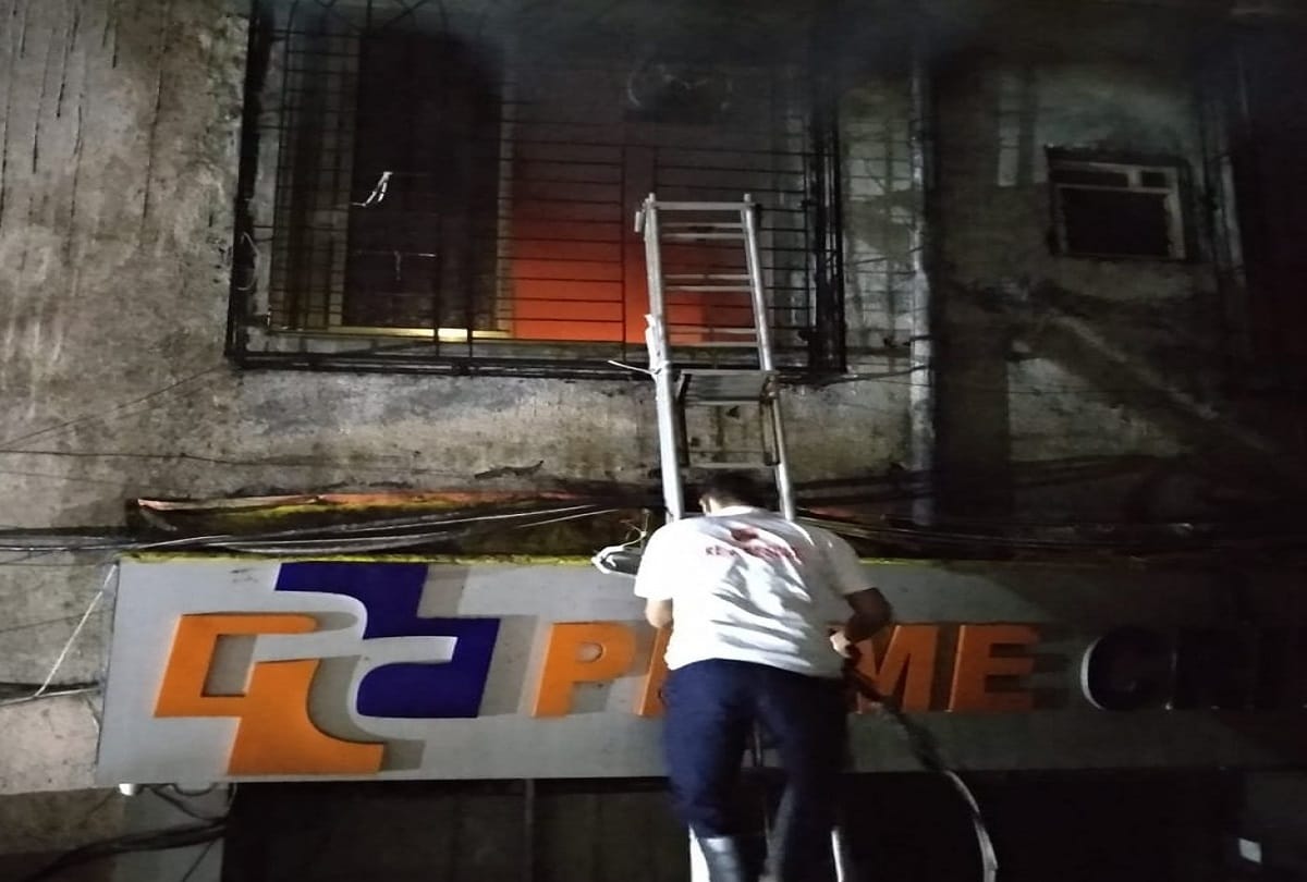 Maharashtra: fire broke out at Prime Criticare Hospital in Mumbra, Four patients dead during shifting