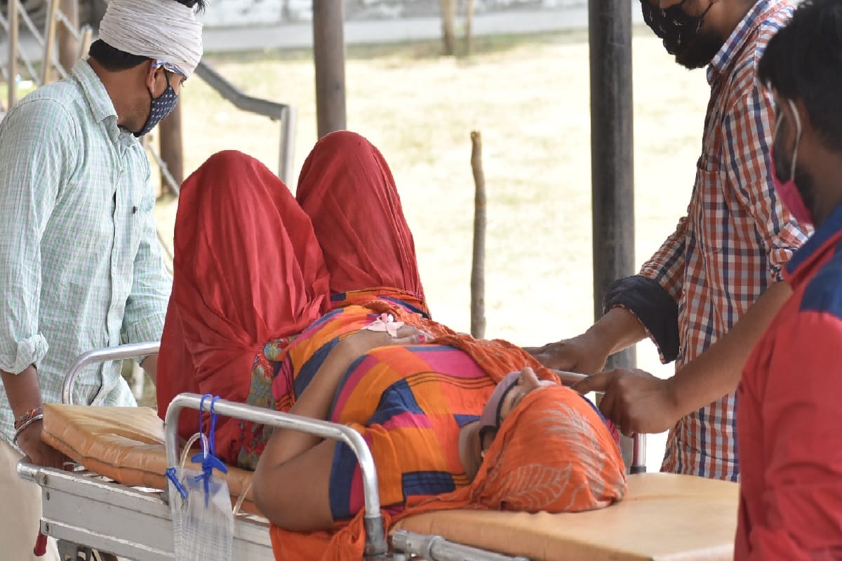 Corona: Patients are not getting treatment in Medical College of Meerut and see photos
