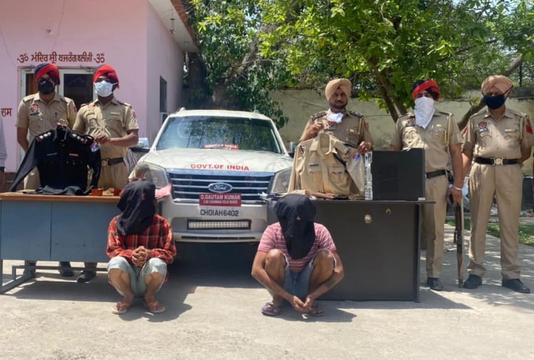 Two people arrested for cheating in name of giving people jobs in Railways at Mohali of Punjab  