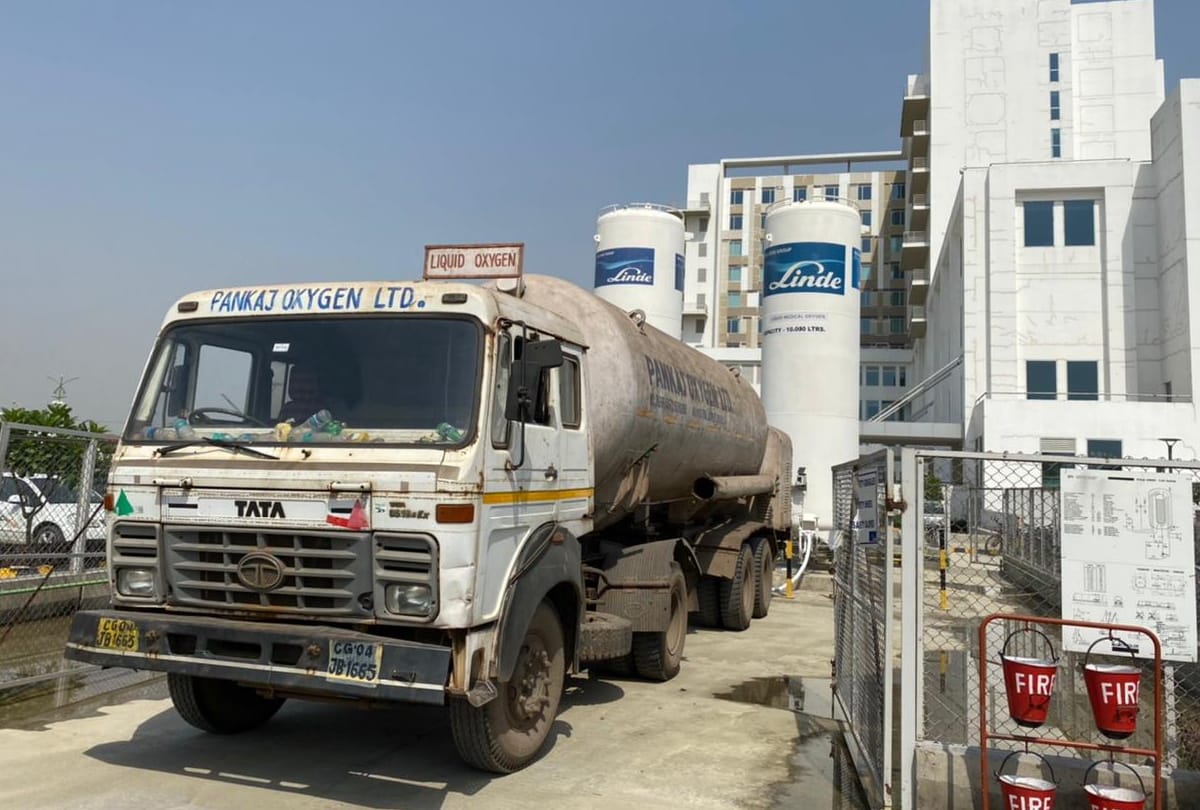 Oxygen tanker arrived Lucknow wassendt by Priyanka Gandhi.