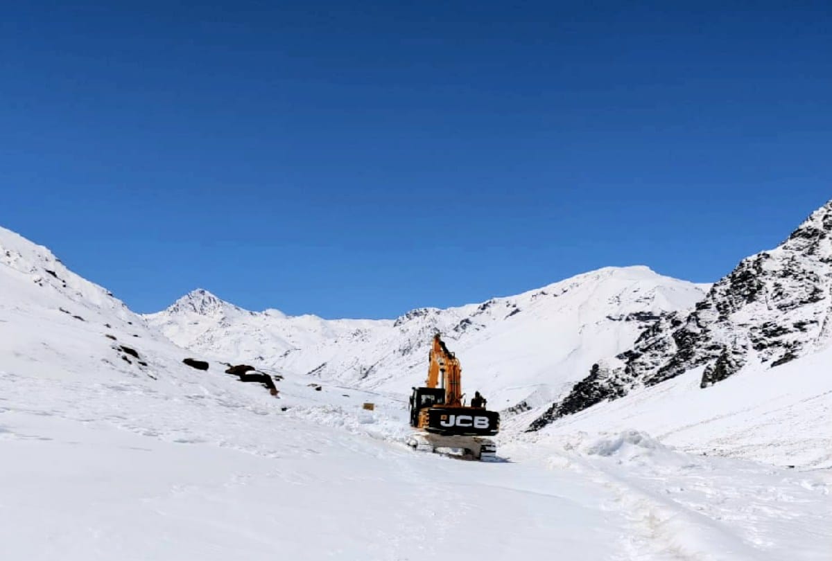 Manali leh road restored by border road organisation