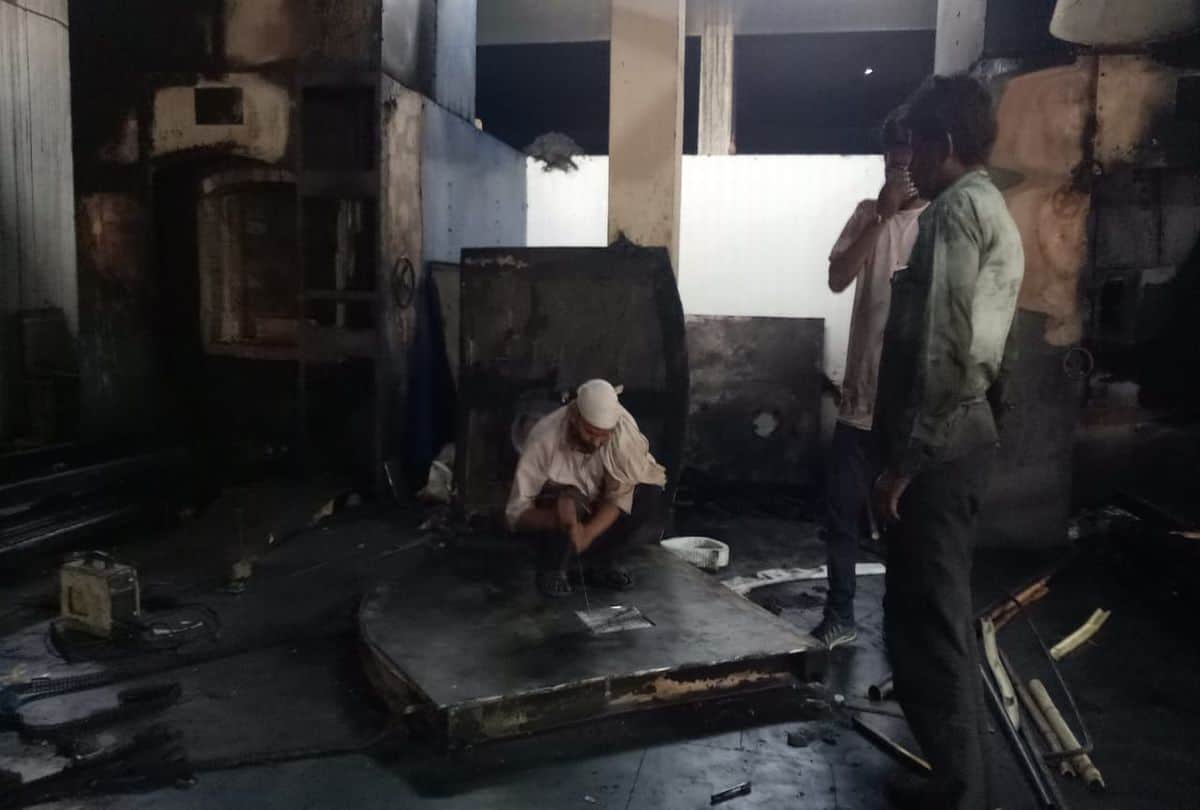 all four furnaces of electrical crematorium stopped due to pressure of dead bodies