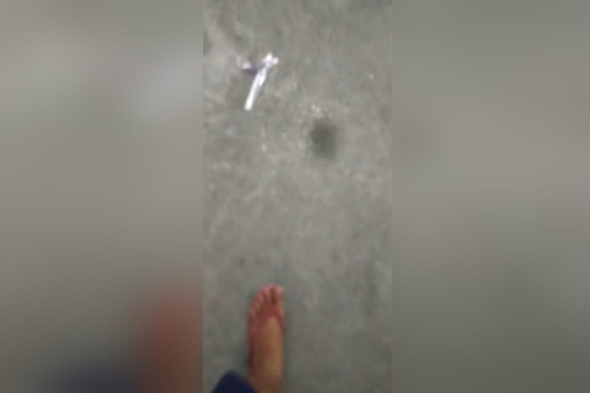 Patients suffering on the floor, semi dead bodies lying down from the beds