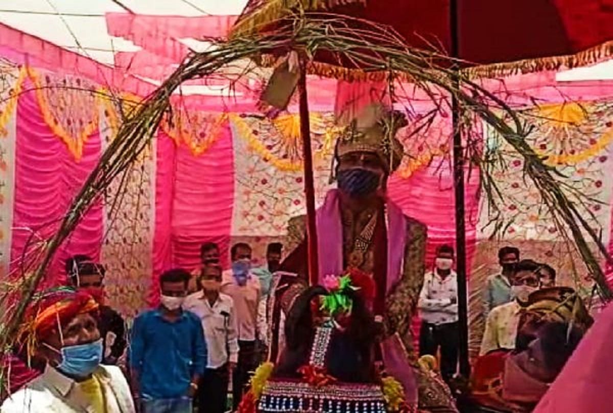 Rajasthan:  The procession of the Dalit groom in police protection in Udaipur,  boy himself is a constable, Villagers Said To Do This For Publicity