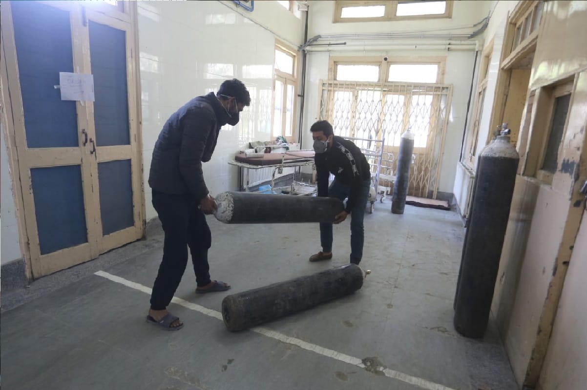 Demand for oxygen cylinders in Srinagar hospitals is increasing