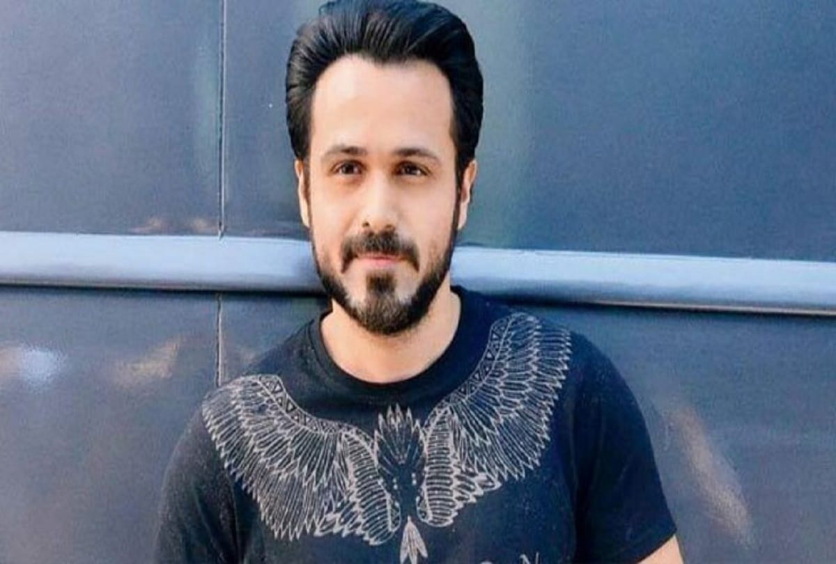 emraan hashmi stampede in theaters in Pakistan to see Bollywood actor's film