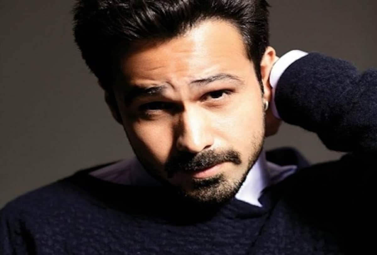 emraan hashmi stampede in theaters in Pakistan to see Bollywood actor's film