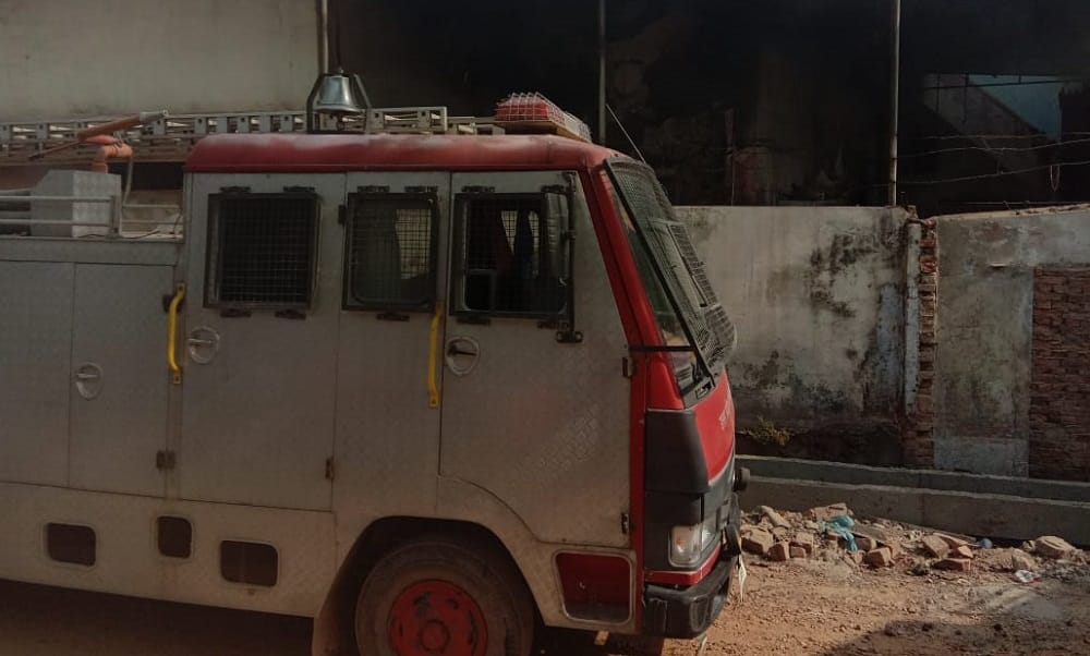 Varanasi: Fire in warehouse at Chandpur Industrial Estate, CFO injured
