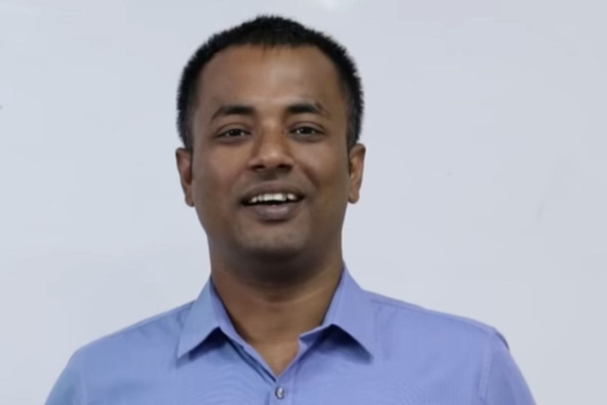 Success Story of IAS Roushan Kumar, who failed 4 times in upsc exam and finally achieve his dream in fifth attempt