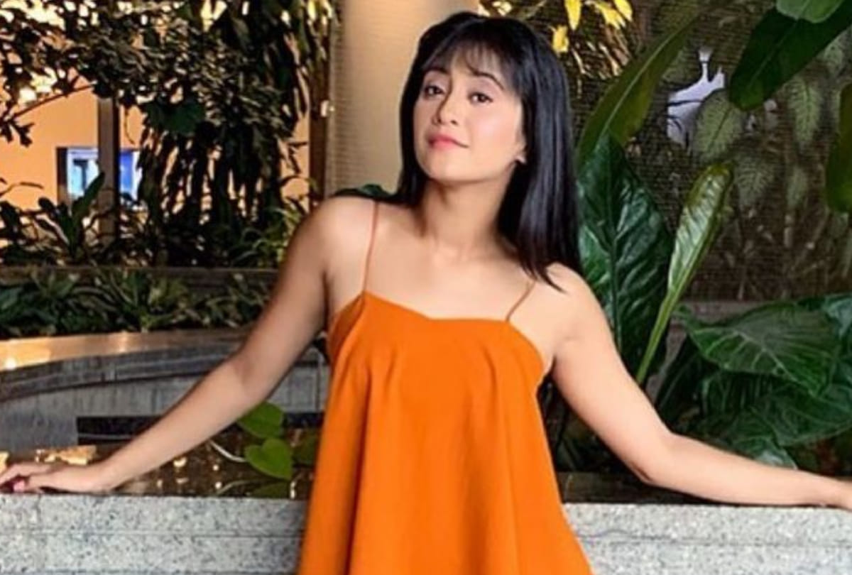 tv actress shivangi joshi ake nayara throwback pic viral in orange co ard set