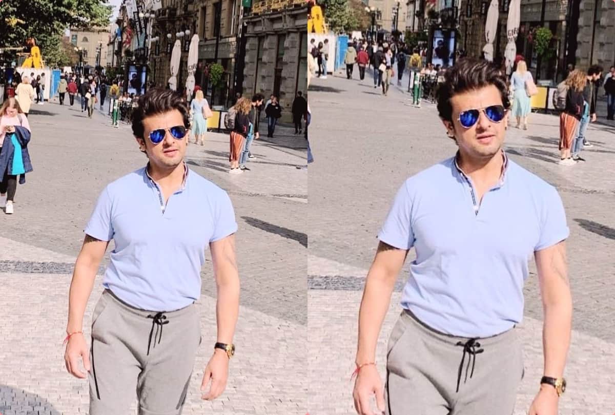 Sonu Nigam shared video by questioning Tripura DM Sailesh Yadav said even PM Narendra Modi is respectful of people