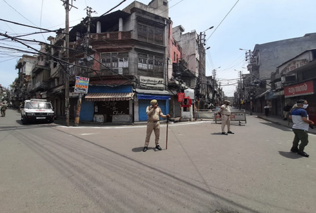 Jammu-Kashmir: lockdown strictly enforced, security forces active