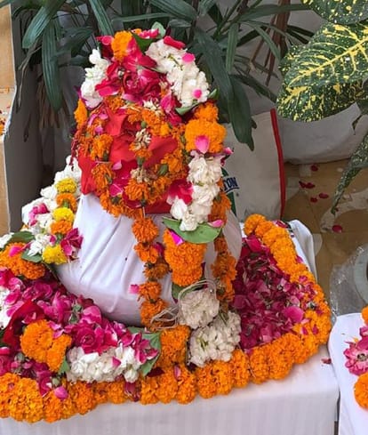Padma Bhushan Pandit Rajan Mishra's ashes urn reached Kashi
