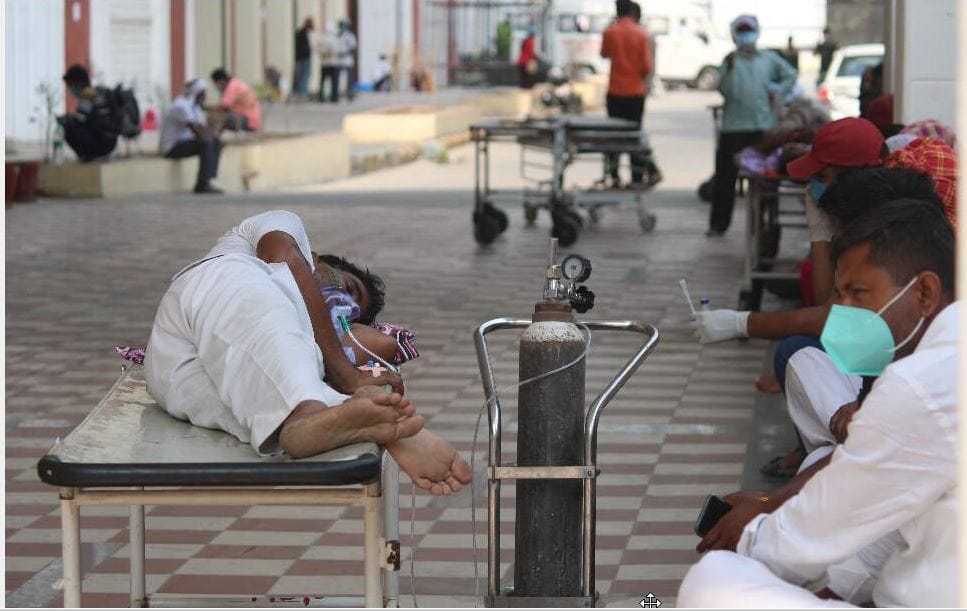 Uncontrolled Corona: 1690 infected in Varanasi district, 13 lost their lives 