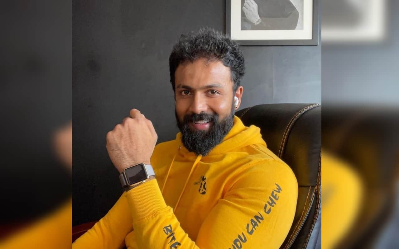 kannada actor arjun gowda helping needy people by driving ambulance himself and dropping to hospitals in urgency