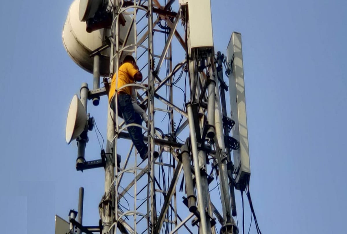 After dispute young man climbed on mobile tower demanded to police arrest wife lover