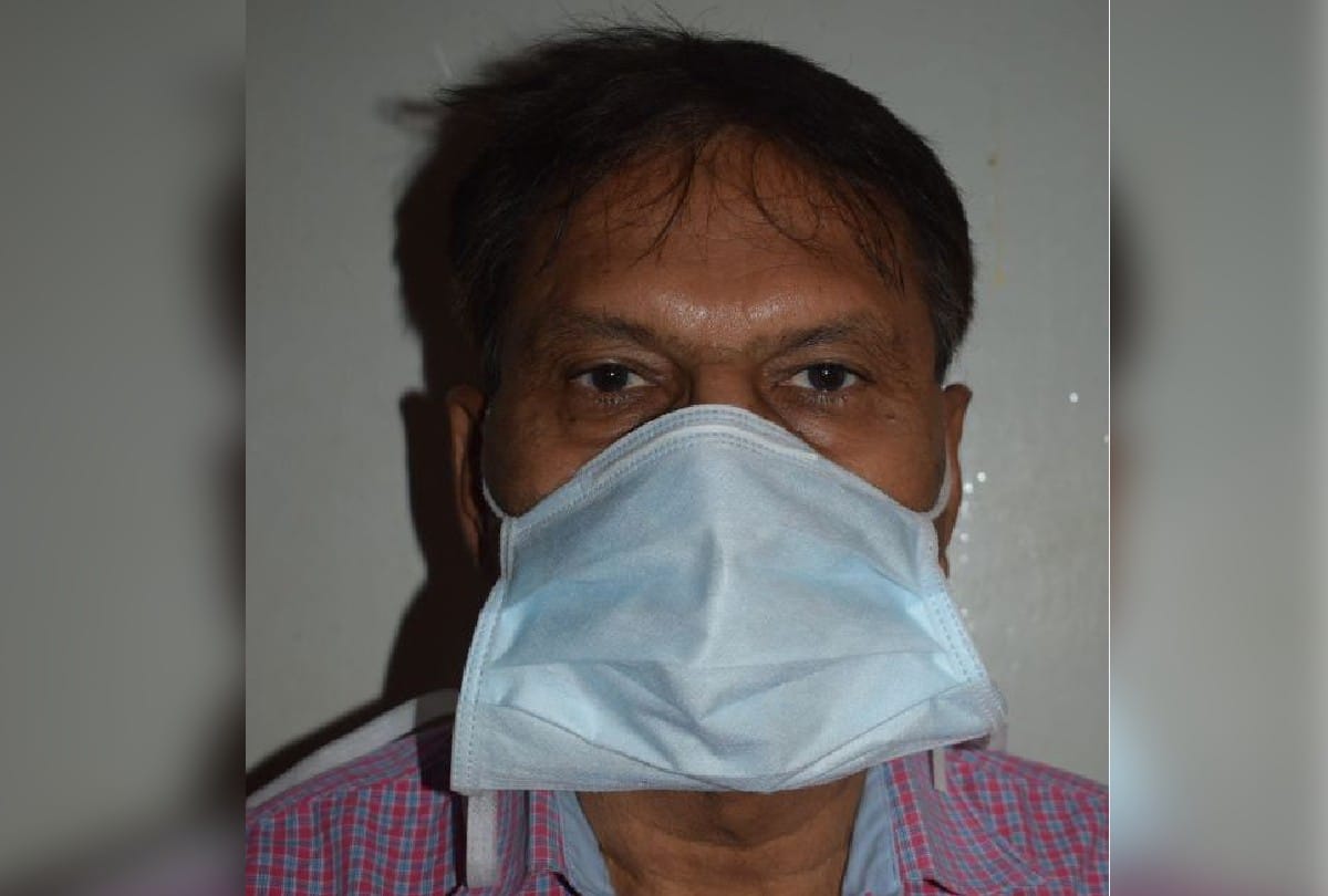 Corona warriors living in a separate room from family for one year in agra