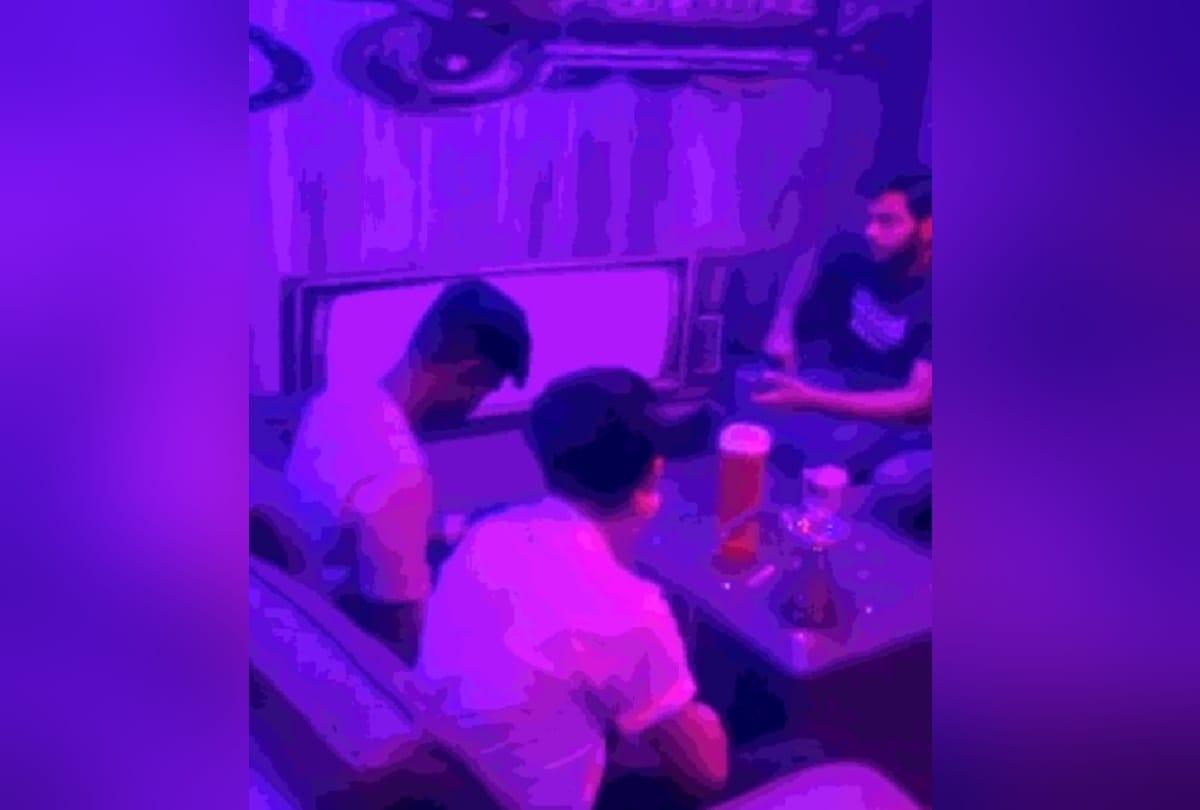 Delhi hookah bar was open in delhi during lockdown violating all covid protocols 17 including owner arrested
