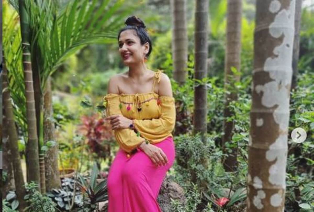 Eesha agarwal share her casting couch experience said he asked me to undress for giving a role