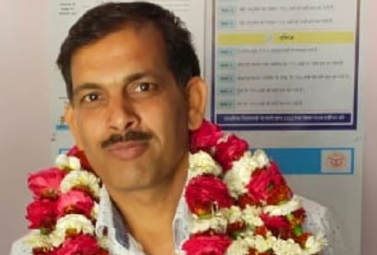 block education officer and four teachers died in agra