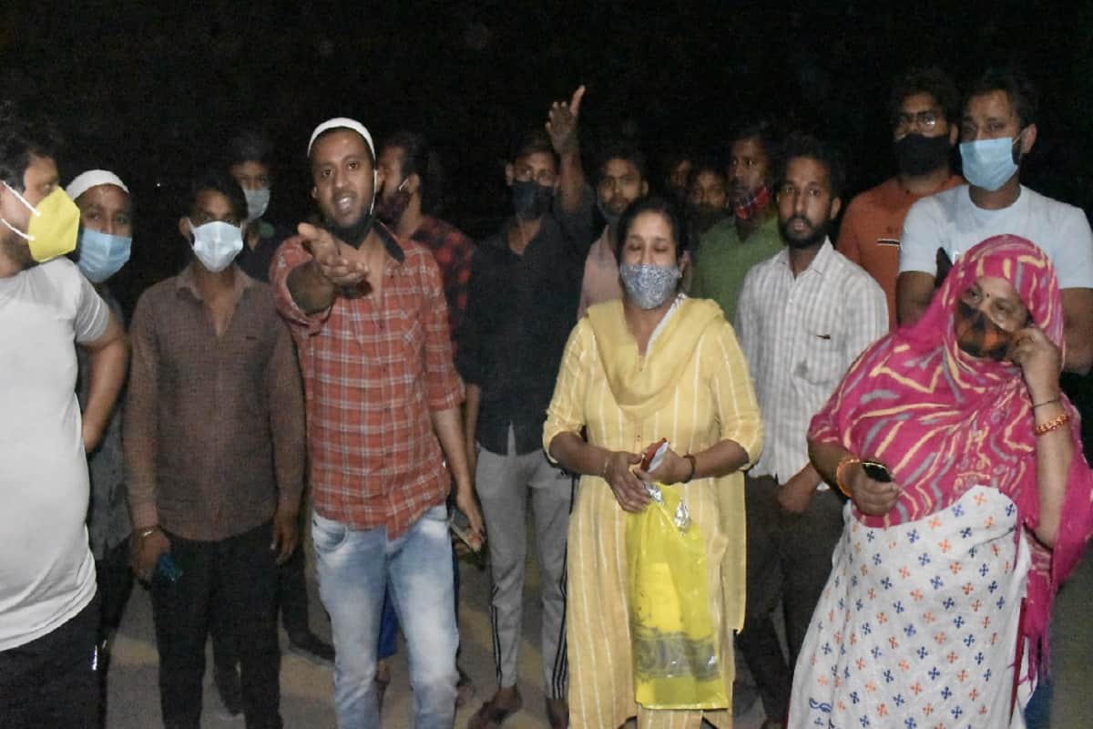 The oxygen plant at Bijauli in Meerut is crowded with family members and see photos