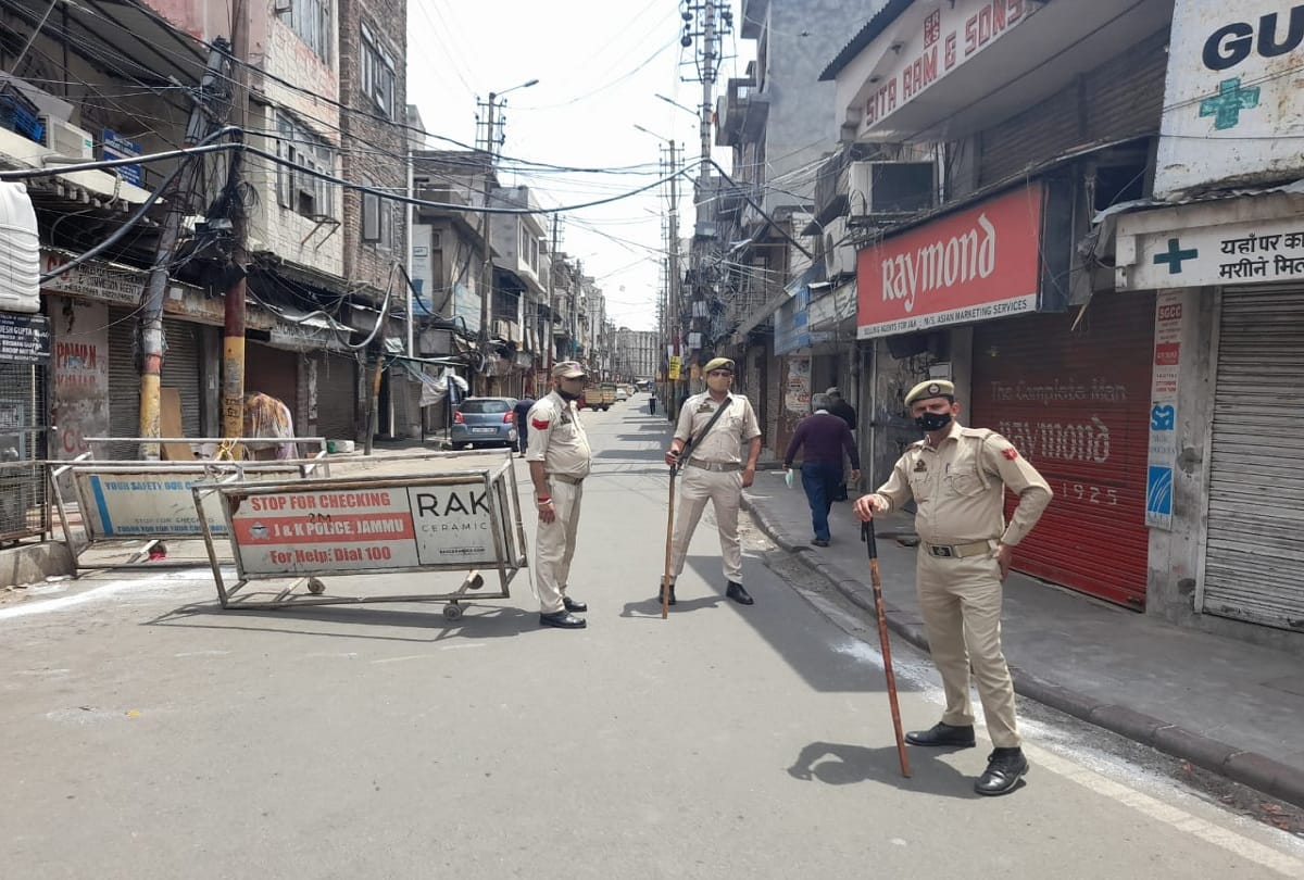 Police increased toughness in Kathua instructing people to stay indoors