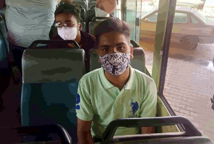 A Teacher Teach his Students in A Bus At Jalandhar of Punjab