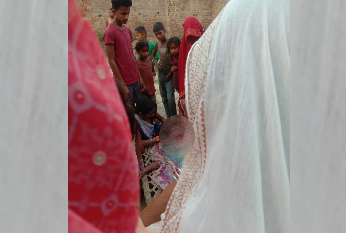 a woman commits suicide with her two daughters in Bahraich.