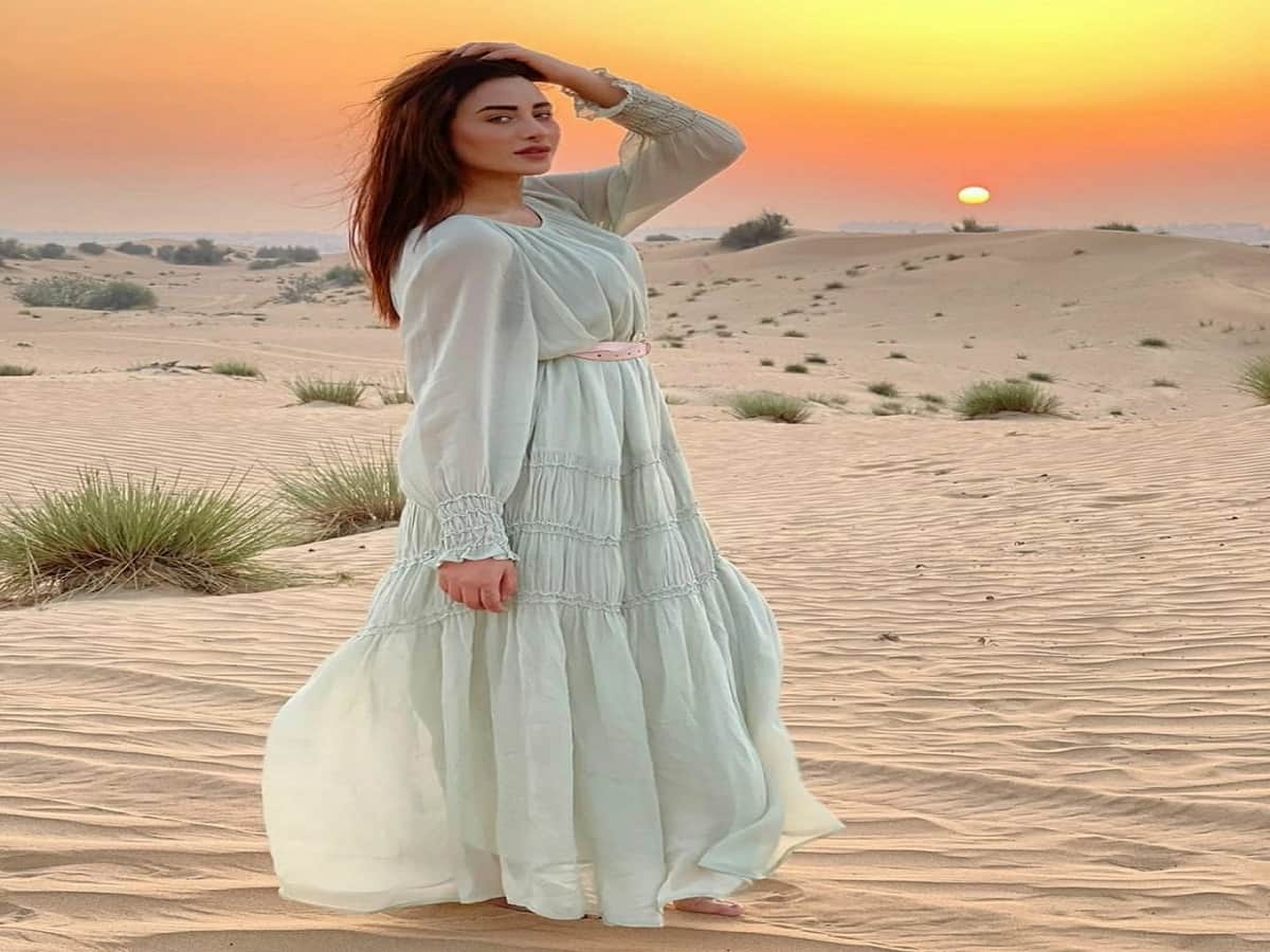 mahira is looking beautiful in new photos in hindi