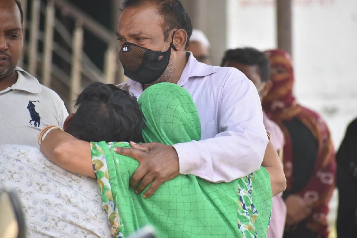 Corona: Patients are not getting treatment in Medical College of Meerut and see photos