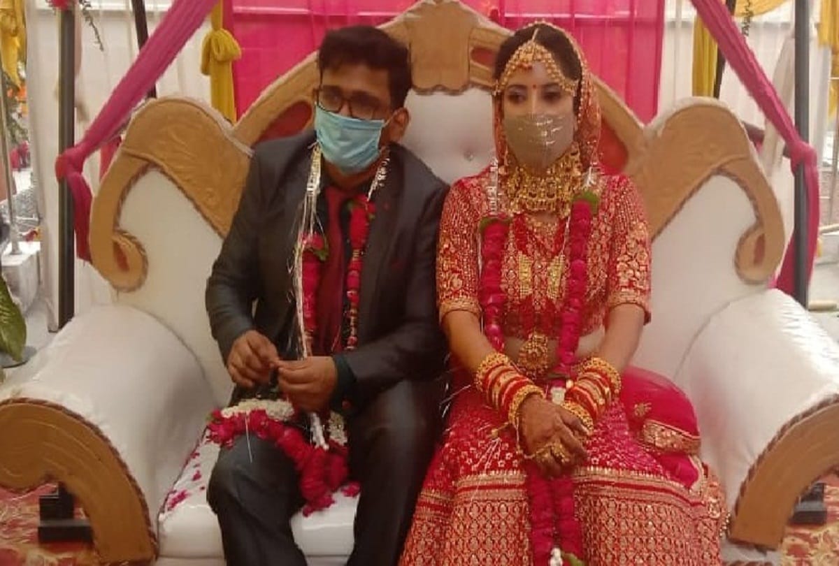 Na band baja na shehnai, the groom drove the car himself till the wedding place