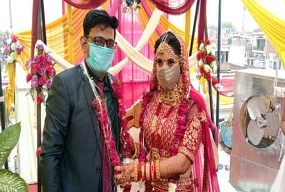 Na band baja na shehnai, the groom drove the car himself till the wedding place