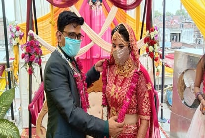 Na band baja na shehnai, the groom drove the car himself till the wedding place