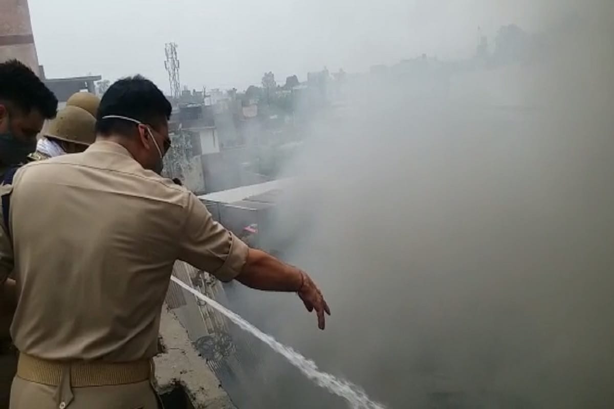 Kolkata: Fire breaks out in building in Park Street area, everyone evacuated