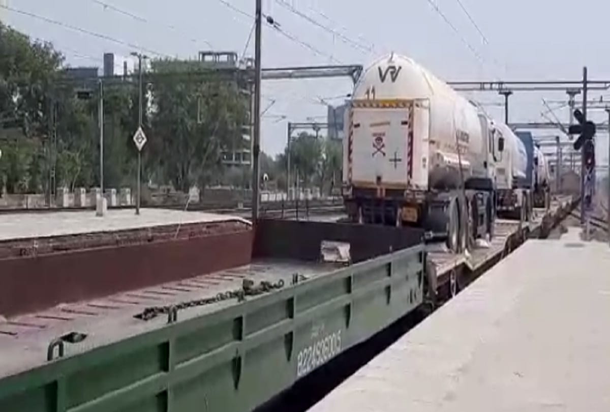 Oxygen express reached Faridabad from Rourkela will help in fighting epidemic