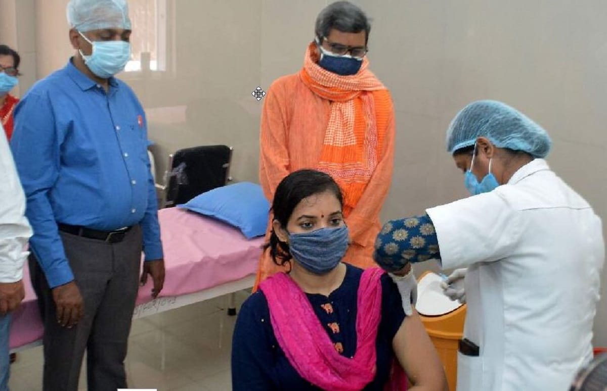 Corona's havoc: 15 people lost their lives in a day, 1765 new patients were found  In Varanasi,