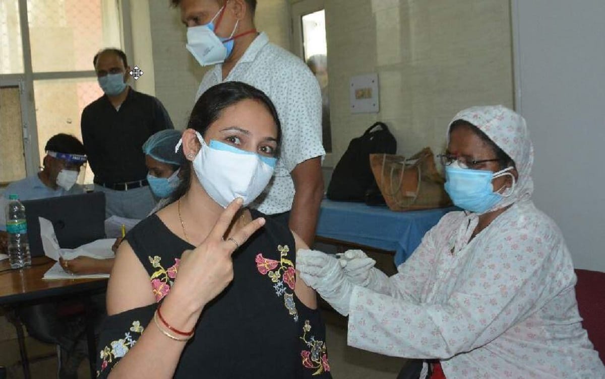 Why people have to pay for corona vaccine in India know the main reason