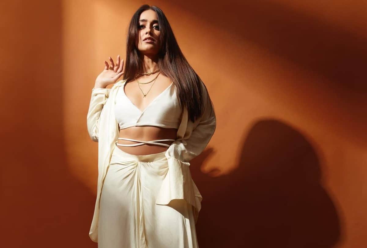 Ileana D’Cruz admits pregnancy weight gain initially triggered actress opens up on her cravings read details