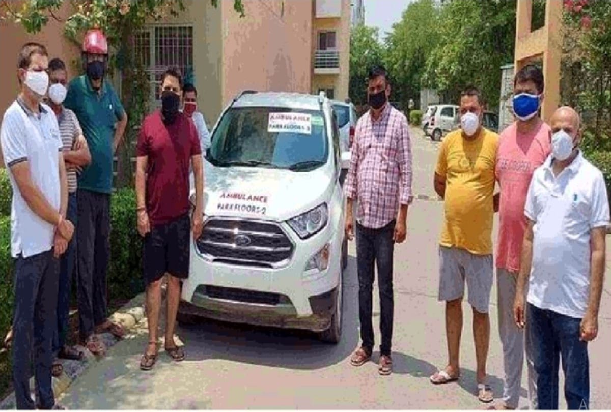Seeing the death of people made their luxury car an ambulance giving free service