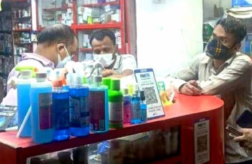 Neither the MRP was written nor the name of the company, the oximeter was being sold for 1400, Lanka SHO caught in varanasi