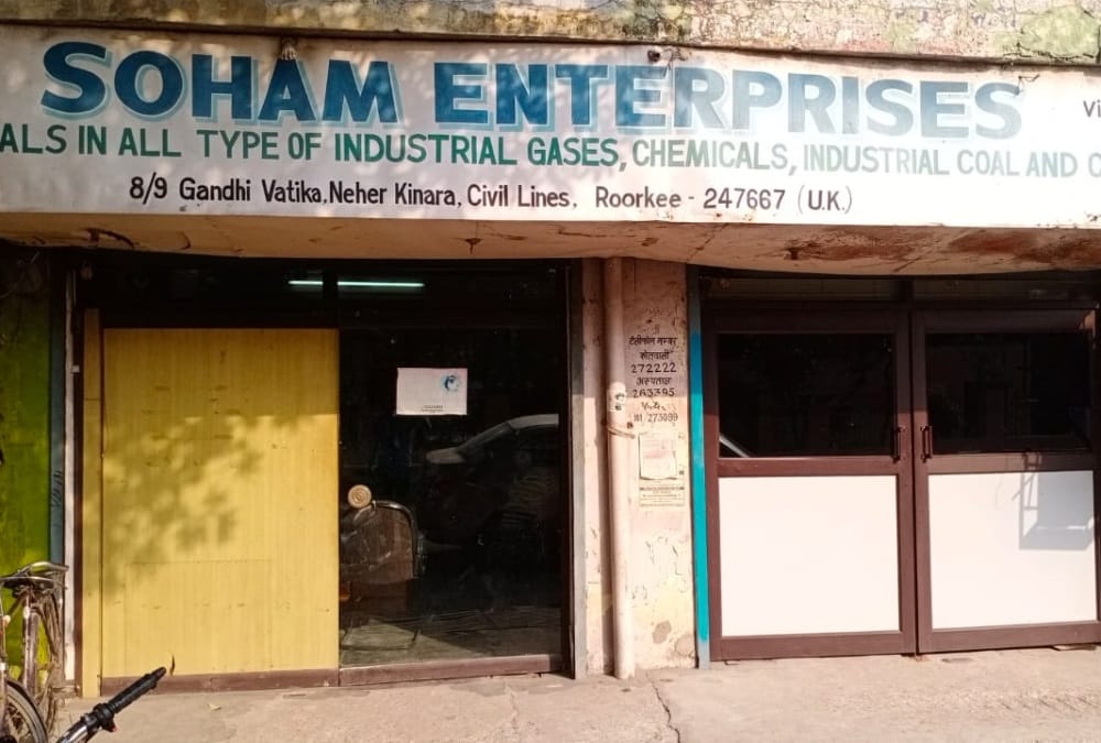 Uttarakhand Coronavirus Oxygen Crisis in Roorkee :  People Crying for not get Oxygen for patient Photos