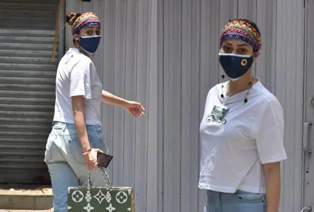Raai Laxmi spotted in ripped jeans and white tee wearing mask photo goes viral