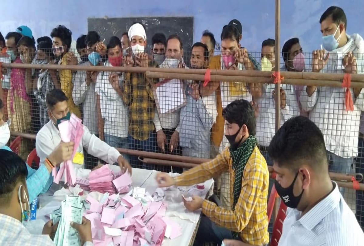 UP gram panchayat election result 2021 no covid protocols being followed see in photos