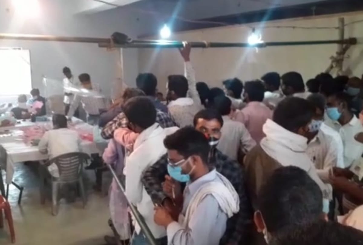 Counting officers are scared of deaths because of corona in Uttar Pradesh.